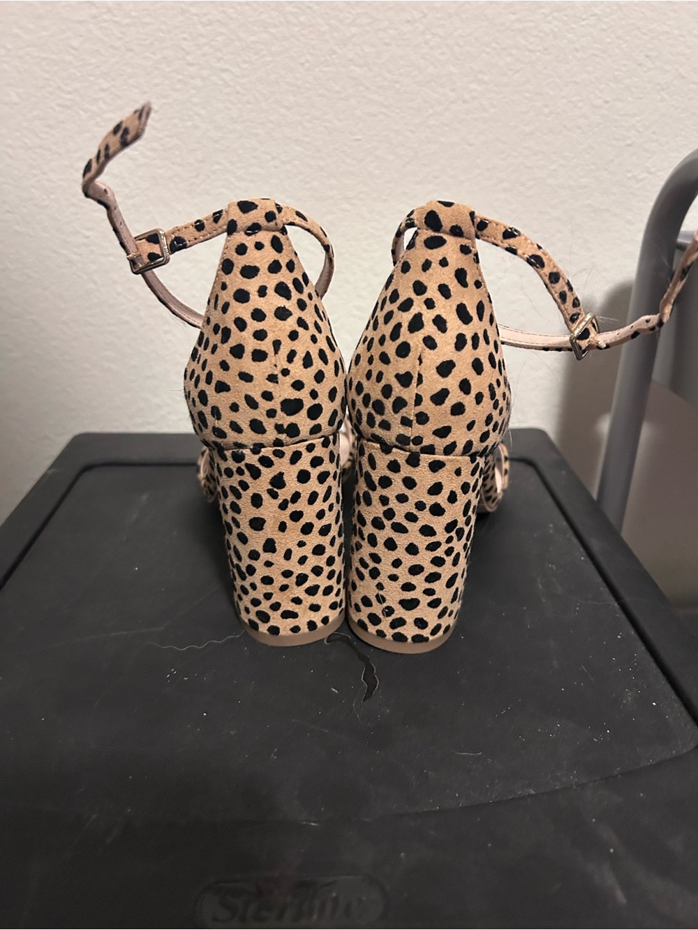 JUSTFAB Tan Leopard Print Ankle Strap Block Heels Women’s Size 7.5 - Picture 3 of 5